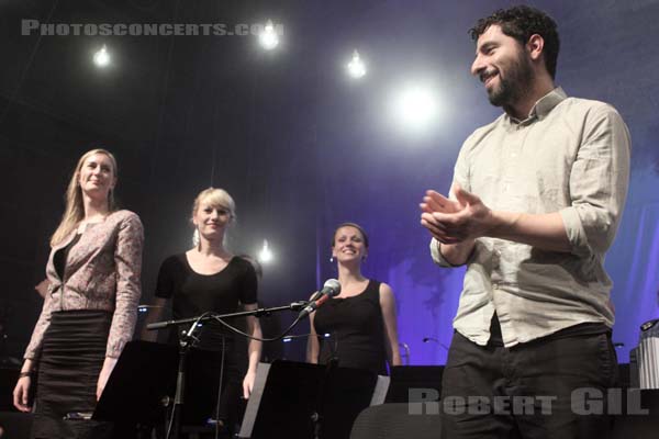 JOSE GONZALEZ PERFORMING WITH THE GOTEBORG STRING THEORY - 2011-04-06 - PARIS - Gaite Lyrique - 